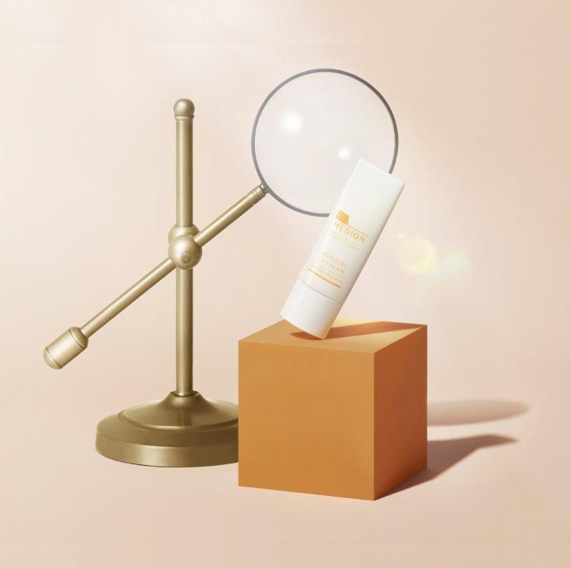 СОНЦЕЗАХИСНИЙ ЗВОЛОЖУЮЧИЙ КРЕМ Dr. MEDION ІЗ ЗАХИСТОМ SPF 50/РА ++++