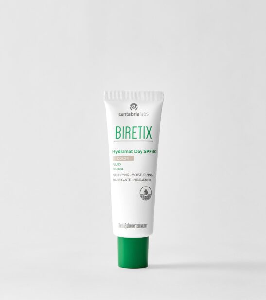 Матуючий флюїд з тоном для проблемної шкіри - Hydramat Day SPF 30 Colour